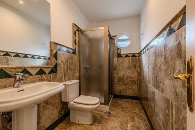 1447-657597-78d1f4f8b6655591b02d22fabb36a692d