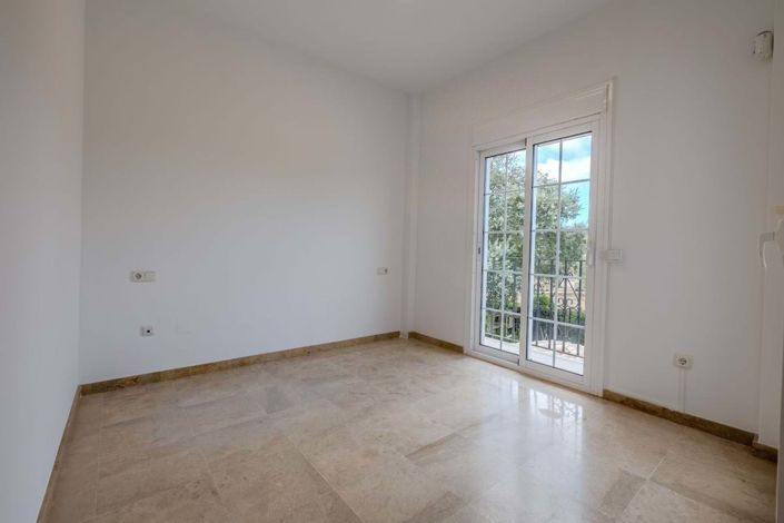 Image No.19-4 Bed Villa for sale