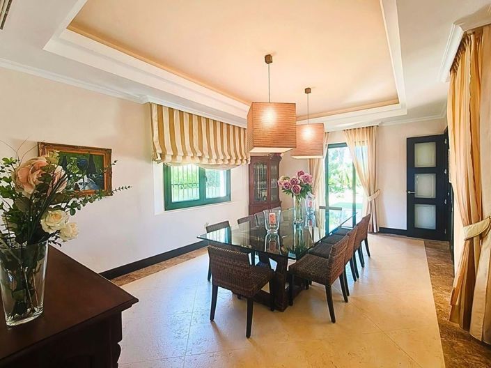 Image No.12-7 Bed Villa for sale