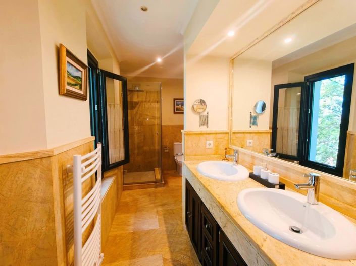 Image No.25-7 Bed Villa for sale