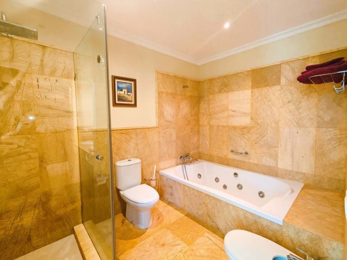 Image No.26-7 Bed Villa for sale