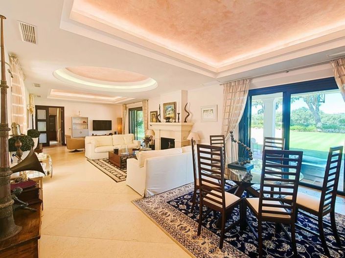 Image No.7-7 Bed Villa for sale