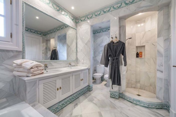 Image No.28-6 Bed Villa for sale