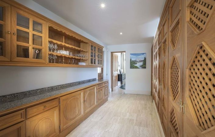 Image No.9-6 Bed Villa for sale