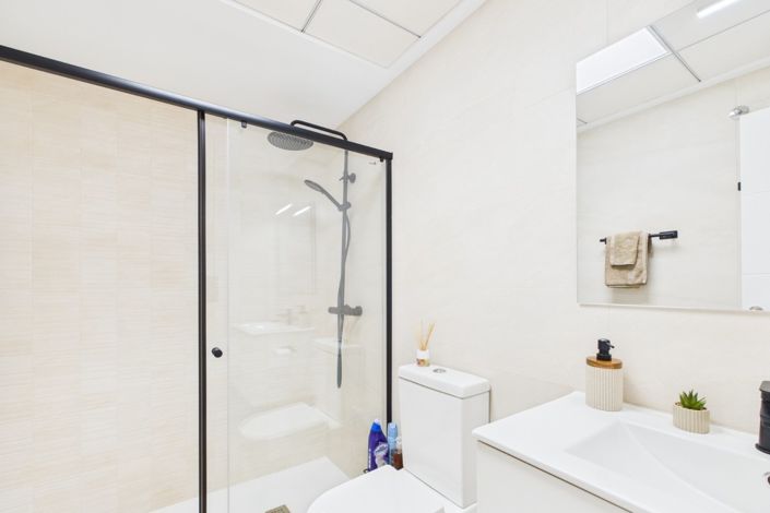 Image No.21-2 Bed Apartment for sale