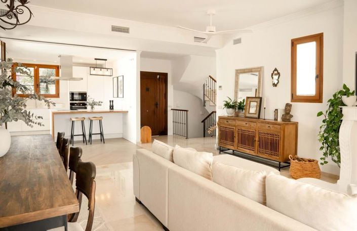 Image No.12-4 Bed Villa for sale