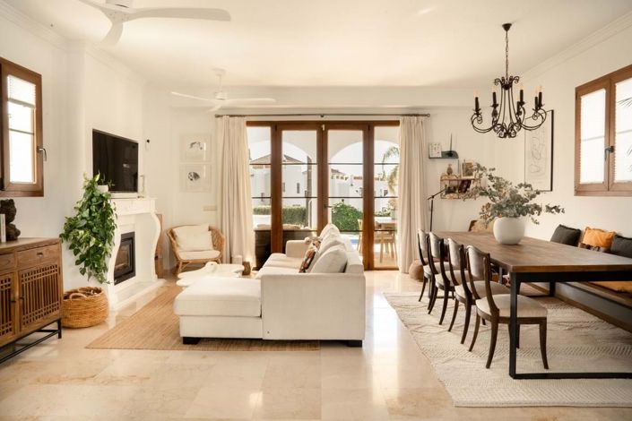 Image No.2-4 Bed Villa for sale