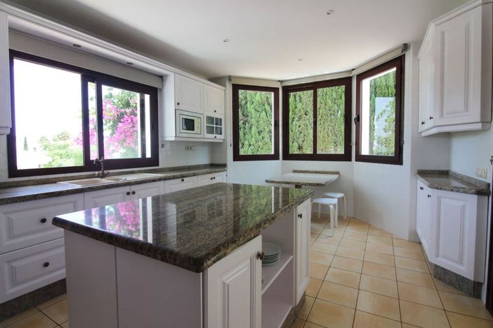 Image No.19-3 Bed Villa for sale