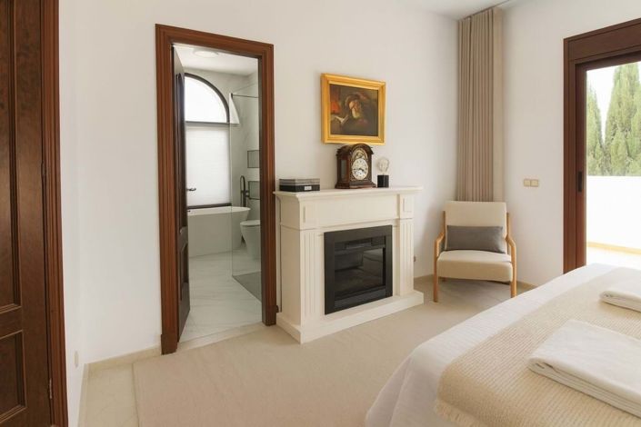 Image No.8-3 Bed Villa for sale