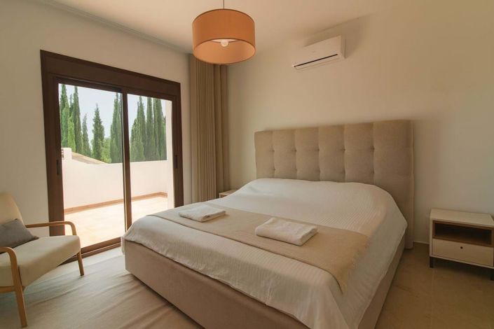 Image No.9-3 Bed Villa for sale