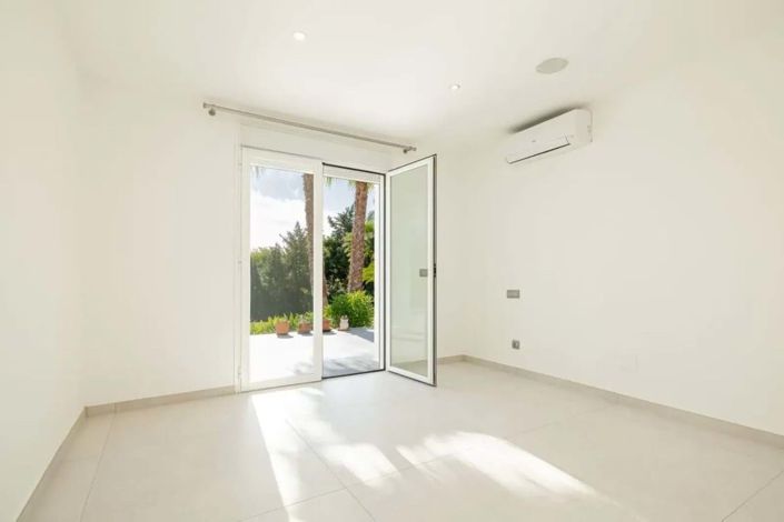 Image No.17-4 Bed Villa for sale