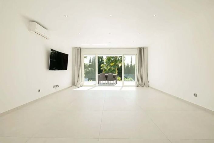 Image No.20-4 Bed Villa for sale