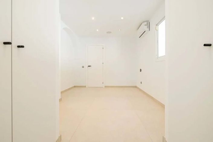 Image No.45-4 Bed Villa for sale