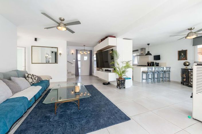 Image No.12-3 Bed Villa for sale