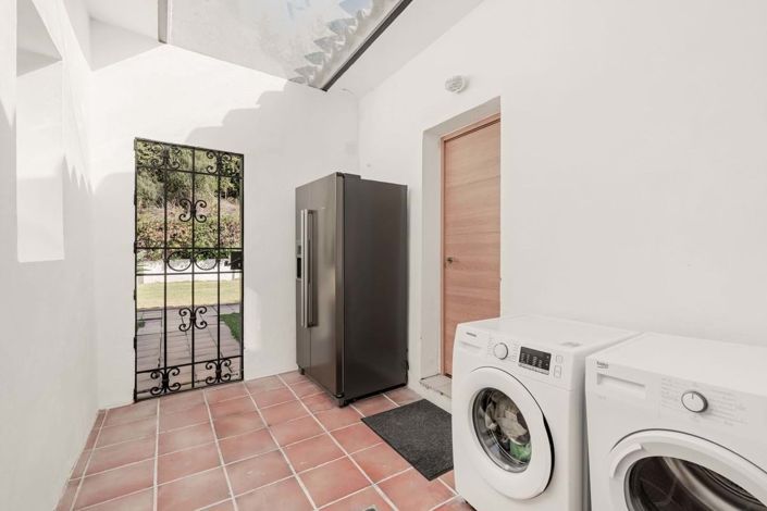 Image No.12-4 Bed Villa for sale