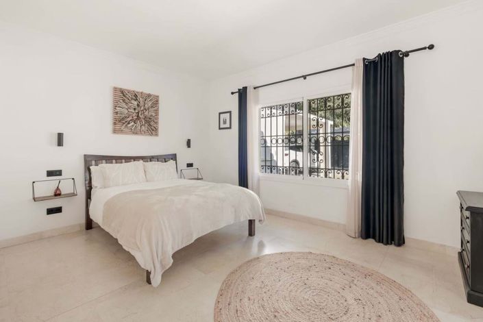 Image No.26-4 Bed Villa for sale