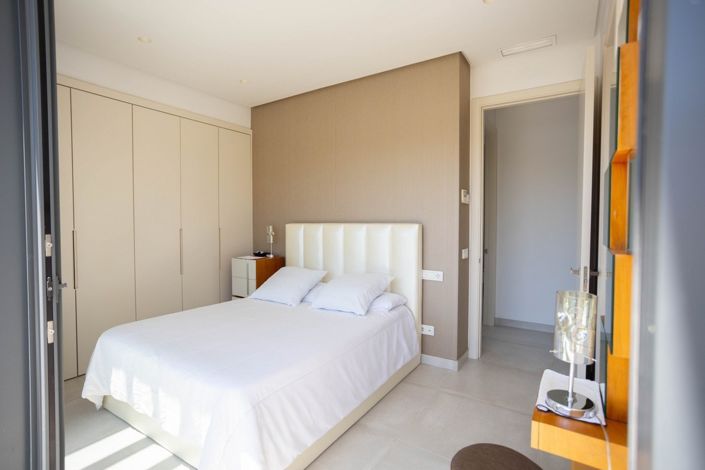 Image No.12-4 Bed Villa for sale