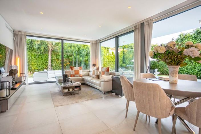 Image No.9-4 Bed Villa for sale