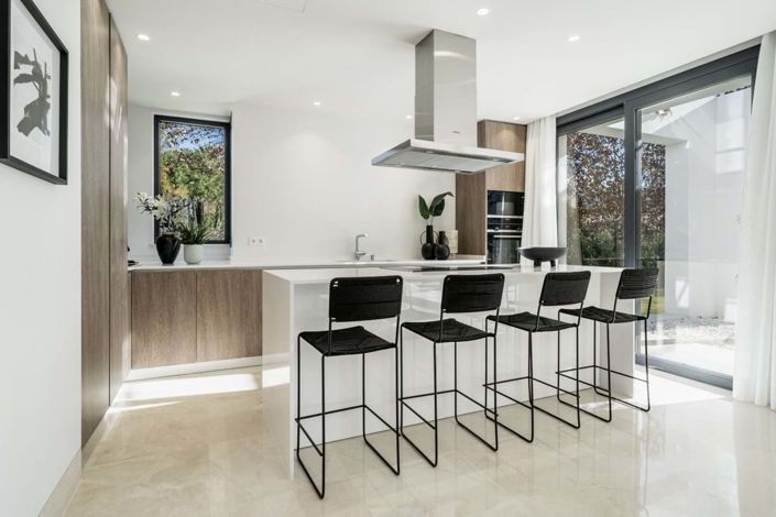 Image No.3-4 Bed Villa for sale