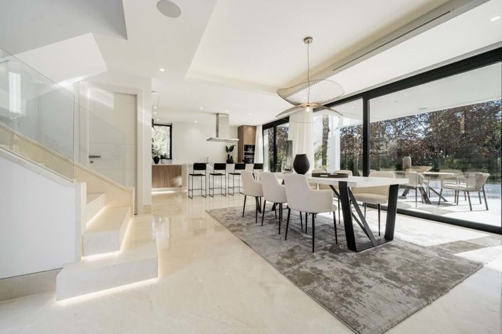 Image No.4-4 Bed Villa for sale