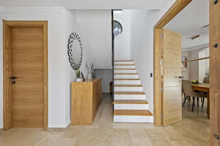 Image No.26-5 Bed Villa for sale