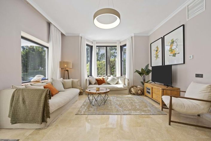 Image No.5-5 Bed Villa for sale