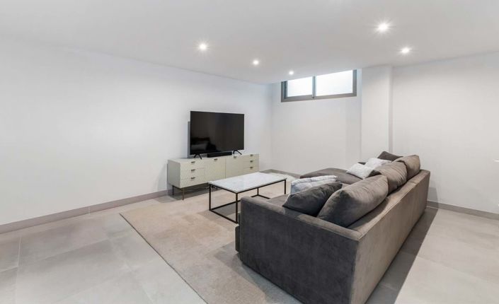 Image No.18-3 Bed Semi-Detached for sale