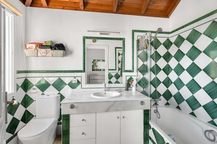 Image No.15-3 Bed Townhouse for sale