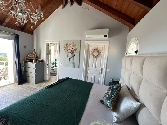 Image No.8-3 Bed Townhouse for sale