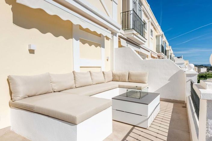 Image No.19-4 Bed Townhouse for sale