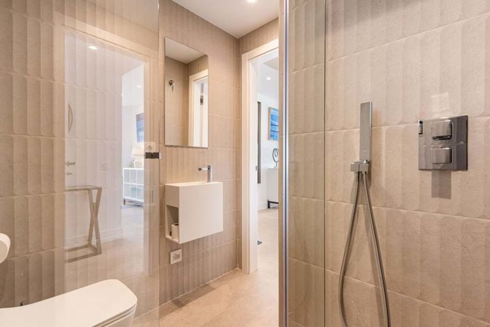 Image No.32-4 Bed Townhouse for sale