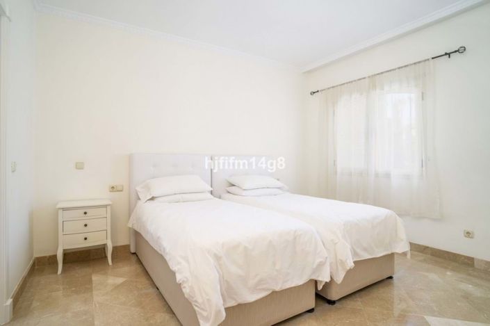 Image No.16-3 Bed Townhouse for sale