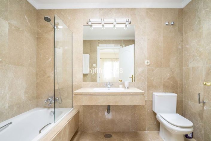 Image No.17-3 Bed Townhouse for sale