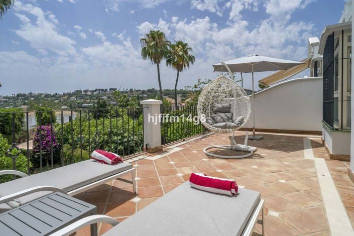 Image No.2-3 Bed Townhouse for sale