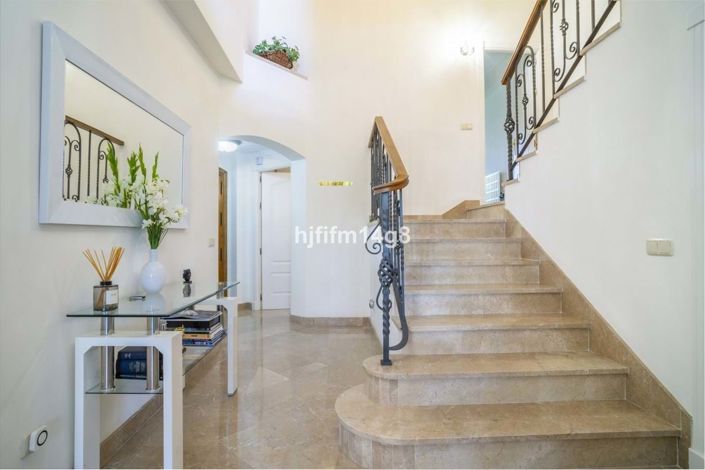 Image No.25-3 Bed Townhouse for sale