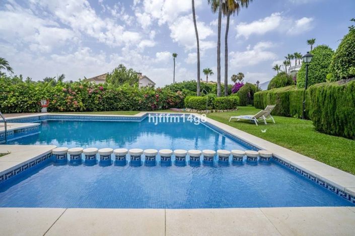 Image No.30-3 Bed Townhouse for sale