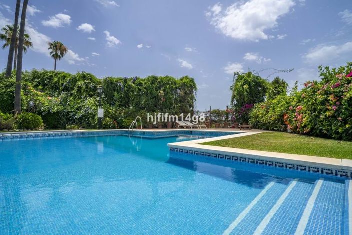 Image No.35-3 Bed Townhouse for sale