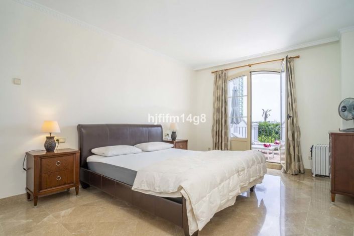 Image No.9-3 Bed Townhouse for sale