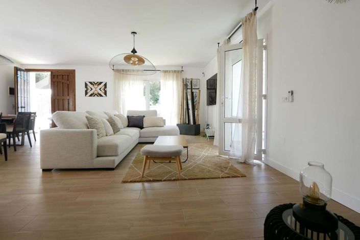 Image No.2-3 Bed Villa for sale