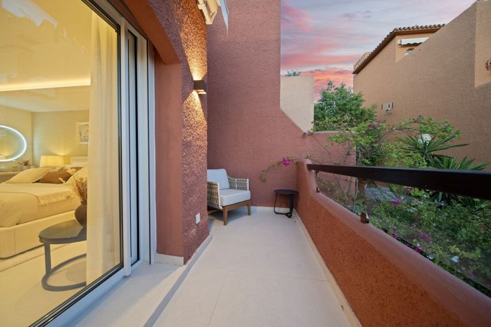 Image No.55-3 Bed Townhouse for sale