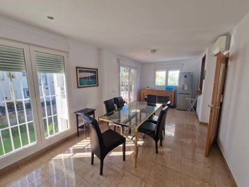 1447-646919-78d1f4f8b6655591b02d22fabb36a692d