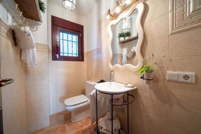 1447-658031-78d1f4f8b6655591b02d22fabb36a692d