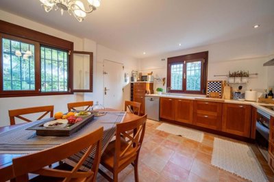 1447-658031-78d1f4f8b6655591b02d22fabb36a692d