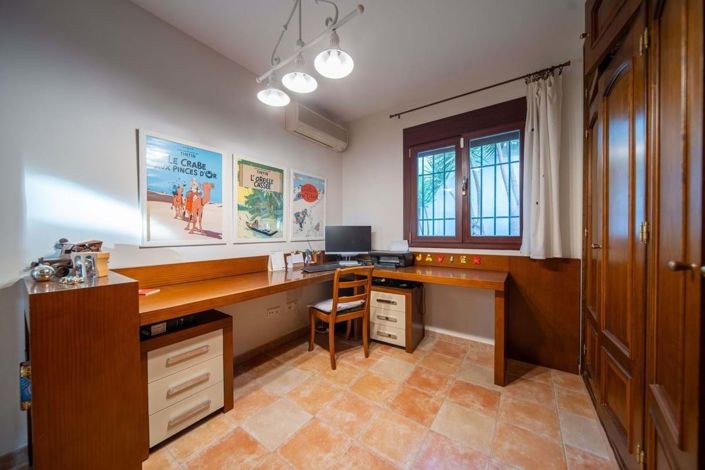 Image No.27-5 Bed Villa for sale