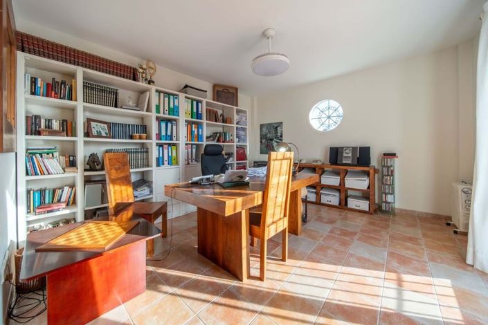 Image No.34-5 Bed Villa for sale