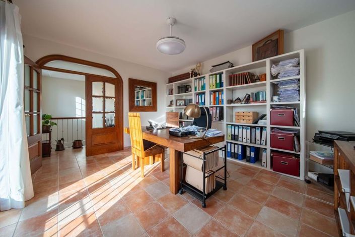 Image No.35-5 Bed Villa for sale