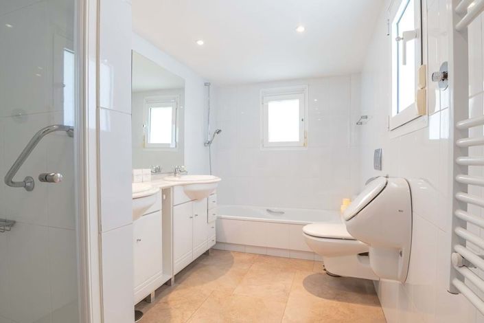 Image No.17-6 Bed Villa for sale