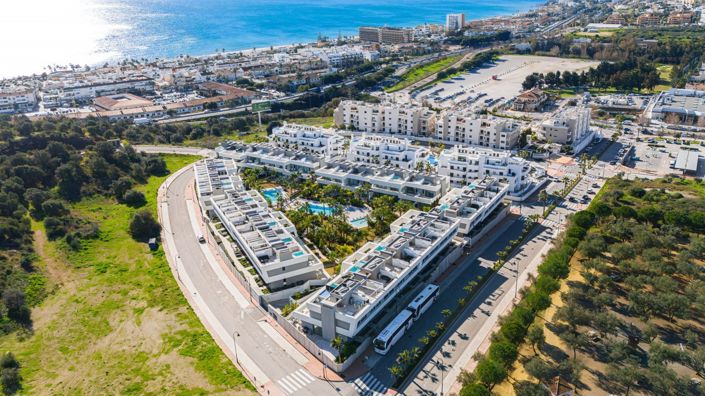 Image No.20-4 Bed Townhouse for sale