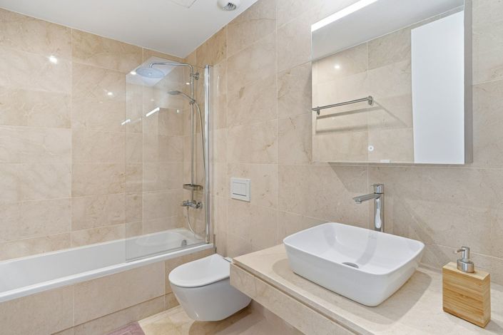 Image No.26-4 Bed Townhouse for sale