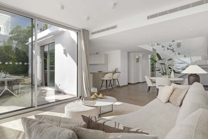 Image No.9-3 Bed Villa for sale